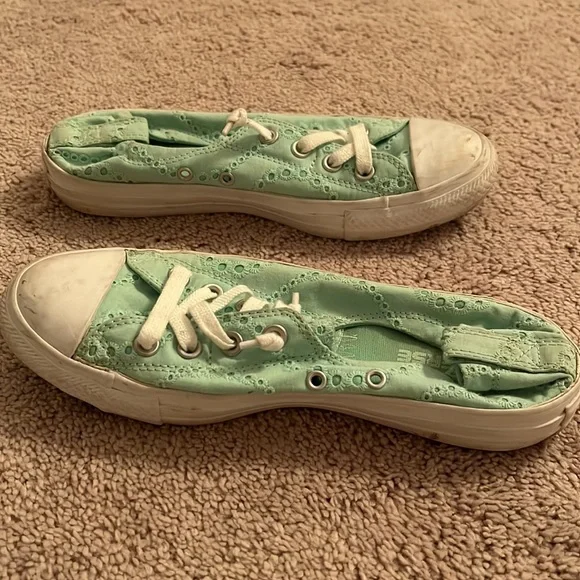 👟 Converse Low Tops Size 8 👟 - Picture 4 of 16